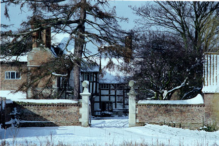 Manor-in-snow-1985-42-40